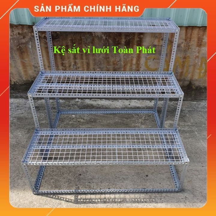 Kệ sắt V lỗ bậc thang 3 bậc GẮN BÁNH XE  Khung làm bằng V4 x4cm( bậc kệ làm bằng tấm vỉ sắt ) nhiều kích thước