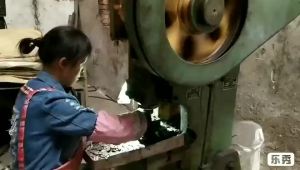 ＜107＞  Giày Trượt Patin Trẻ Em Có Thể Điều Chỉnh Bốn Bánh Có Thể Điều Chỉnh Hai Hàng Velcro    Giày Trượt Patin Cho Người Mới Bắt Đầu