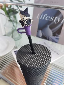 Suitable for Starbucks Cup Desktop Water Cup Drink Cup Young Adult Heart Black Ins Wind Straw Plug Dust Plug