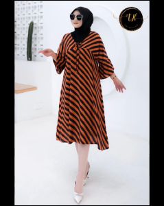 DASTER KEKINIAN BAHAN RAYON PREMIUM / BAHAN ADEM TIDAK MENERAWANG / LD 110 / 130 PB 105 / MOTIF SALUR KEKINIAN / DRESS JUMBO