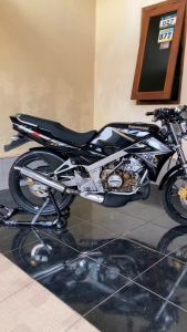STRIPING STICKER LIS LES POLET kawasaki ninja r 2014 hitam se stiker list body motor standar