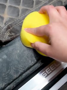 100g Automobile Plastic Renovation Agent Dashboard Cleaning Wax Retreading Agent For Car Retreading