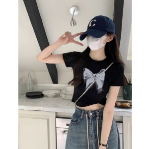 SUSHOUWANGE | White Bow Short Fit T-shirt