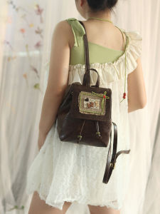 กระเป๋าเป้สะพายหลังผู้หญิง PU หนังนิ่ม สีน้ำตาลเข้ม น้ำหนักเบา ดีไซน์เก๋ไก๋ กระเป๋าสะพายประจำวันสำหรับเยาวชน