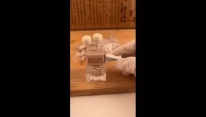 Missyou ขวดน้ำหอมอโรม่า ขวดน้ำหอมติดช่องแอร์รถยนต์ - Car Perfume Bottle