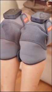 Máy Massage Đầu Gối KANEEPAD Chườm Nóng Hồng Ngoại Hỗ Trợ Massage Đầu Gối Vai Và Khuỷu Tay Hiệu Quả Giúp Thư Giãn Cơ Thể Giảm Căng Mỏi Sau Ngày Dài Làm Việc Thiết Kế Nhỏ Gọn Theo Khi Đi Làm Đi Du Lịch Tặng Kèm Túi Thảo Mộc