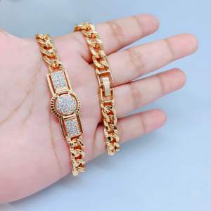 Gelang Rantai Plat Wanita Modis Styalish Elegan Perhiasan Aksesoris Titanium Xuping Lapis Emas