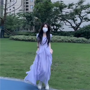 ชุดเดรสยาวสไตล์ฝรั่งเศสสำหรับผู้หญิงในช่วงฤดูร้อนปี 2025 พร้อมขอบลูกไม้ ชุดเดรสยาวทรงเข้ารูปสไตล์เกาหลี แขนยาว คอเหลี่ยม