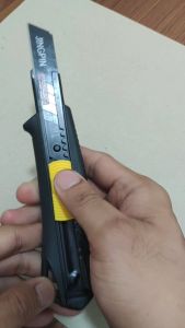 Heavy Duty Cutter with Non Slip Grip Auto Safety Lock and Durable Sharp Blade