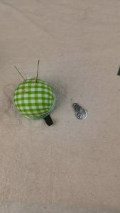 ที่สนเข็ม ที่ร้อยด้าย ที่ร้อยไหมปักผ้า สีเงิน (พร้อมส่งจากไทย)