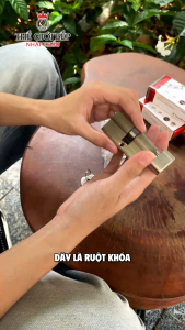 Ruột Khóa Cửa Hafele 489.56.250 – 1 Đầu Chìa 1 Đầu Vặn – Chất Liệu Đồng Thau – Dễ Lắp Đặt – Chính Hãng - Bảo Hành 12 Tháng - BNK