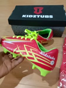 KIDZTUBS Sepatu Bola Anak Paket Komplit Sepatu Bola Tas Skin Deker Kaos Kaki Usia 6-10 Tahun Size 28 29 30 31 32 33 34 35 36 37 KDZ1431011425