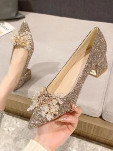 รองเท้าแต่งงานสีแดง รองเท้าแต่งงานแบบสวมสองทางสำหรับผู้หญิง รองเท้าส้นสูงแบบฝรั่งเศสประดับคริสตัล รองเท้าส้นหนาแบบสวมหัวแหลม