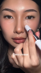 Dual-Ended Contouring Pen: Dual-Ended Design Waterproof And Sweatproof Long-Lasting And Natural Precise Shaping Can Be Used For Highlighting Shading Nose Contouring Eyeshadow And More.