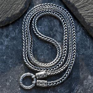 Mens Titanium Steel Fox Tail Necklace Three Hanging High End Sweater Chain Vintage Stylish Fashion Jewelry Accessory