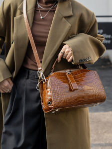 SIFULUN | High-end Crocodile Leather Pillow Handbag