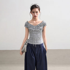 BAIDAIFEI | V-Neck Floral T-shirt Slim-fit Short-sleeve Top