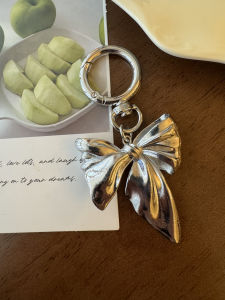 Dongdaemun Nyunyu Acrylic Butterfly Knot Sweet Versatile High-End Silver Butterfly Keychain Pendant Fashionable Accessory