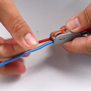 30ชิ้น ขั้วต่อสายไฟแบบรวดเร็ว / ขั้วต่อสายไฟแบบก้านโยก 2 เข้า 2 ออก / ตัวแยกสายไฟ 250V 32A / ขั้วต่อสายไฟแบบบล็อกสายไฟอเนกประสงค์