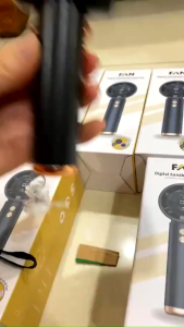 Quạt MiNi Cầm Tay Có Dây Đeo(NGẮN)-100 Tốc Độc Gió Pin 5000mAh Màn Hình LED Hiển Thị