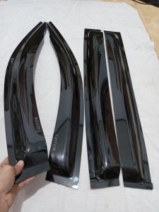 Talang air mobil Triton Lama 4 pintu bentuk slim