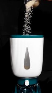 Dispenser Beras 10 Liter Tempat Penyimpanan Beras Rice Box Penyimpanan Beras Otomatis Rice Box 10 kg Dengan Wadah Pengering