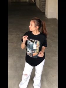 D'GREEN Tshirt HITAM Motif EXPLORE MORE