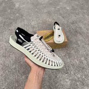 Sales 50% รองเท้าเชือกถัก  สี ครีม สินค้าถ่ายจากงานจริง100%