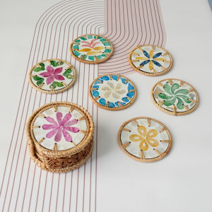 แผ่นรองแก้วทรงกลมทำจากไม้และใบไม้สีน้ำตาล ลายปู แผ่นรองเครื่องดื่มแบบป้องกันความร้อนสำหรับโต๊ะทานอาหารในบ้าน