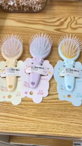 (สินค้าส่งจากไทย)1610 แปรงหวีผมเด็ก สีพาสเทลน่ารัก ขนาดเล็ก พกพาง่าย หวีผมเด็ก (ราคาต่อ 1ชิ้น)