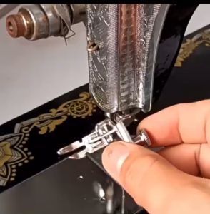 Chân vịt đa năng T3 sử dụng cho máy may gia đình cổ điển