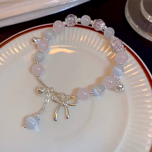 OR🧸Gelang Lonceng Busur Niche Kristal Manis Wanita Temperamen Manik Serbaguna