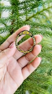 อุปกรณ์อัดกรอบพระ หน้ากากเลเซอร์อะคริลิค ขนาด 2.7x2.7 cm. สีดำทอง ลงเรซิ่น พร้อมใช้งาน แถมฟรี บล็อคกดฝา