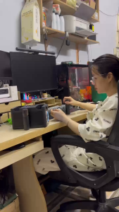 Mẫu mới Loa Bluetooth karaoke A831 bass mạnh âm trầm ấm hỗ trợ kết nối USB TF AUX tặng 2 micro