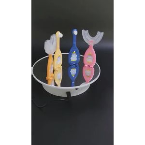 Q Bàn chải đánh răng cho bé chữ U bằng silicon mềm mại cho bé từ 2 đến 12 tuổi hình chim cánh cụt GA625