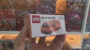 Xe Mô Hình Tomica Lalamove Toyota Hiace - Phiên Bản Giới Hạn Châu Á Asia Original