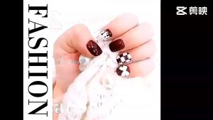 Bộ 24 móng tay giả kèm keo dán giao ngẫu nhiên