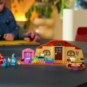 LEGO Bluey 11221 School with Rusty and Bluey (106 Pieces)