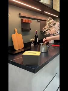 1-5pc Automatic Spring Box Tissue Dispenser Creative Rising Pop-up Tissue Box Holder Home Kitchen Toilet Bracket Organizer