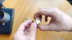Meade | Manual rotator metal EDC fingertip gyroscope copper 4 gear linkage cube Fidget rotator gear linkage adult decompression toy