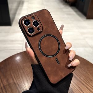 AO.HU | High-end Red Velvet Protective iPhone Case with Magsafe Charging Support