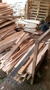 Grosir Kursi Cafe & Makan Kayu Jati Belanda Siap Pakai Panjang 100cm Lebar 30cm Tinggi 40cm