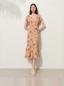 D-PLAY | Resort Style Orange V-Neck Waist Cinched Mermaid Hem Dress