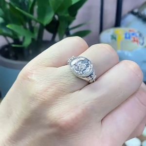 Nicedays🍒Cincin Pria Berdoa Tangan Vintage Cincin Terbuka yang Dipersonalisasi Cincin Terbuka Kreatif Modis