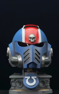 (Ready Stock) Joytoy Warhammer 40K Spacemarine ll Ultramarines Lieutenant Titus MKX Helmet & Display Stand