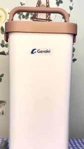 Bộ lau nhà tự vắt thiết kế nhỏ gọn đầu gạt vắt kiệt nước bông lau thấm hút lau sạch x2 lần Geraki-Happy Home 4U