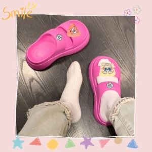 LKfashion มาแรง2024 รองเท้าเเตะผู้หญิง พื้นนิ่มทรงสวย ดูมีมิติ การ์ตูนที่ติดไปสุด Cute เก็บรายละเอียดดีเทลดูดี สินค้าดีๆเเบบนี้ห้ามพลาดเลย ไปลองกันเลยย