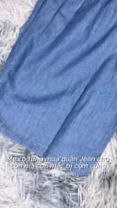Quần Lửng Jean Giấy Bé Gái Riomio Vải Cotton USA Suông Rộng Xếp Ly Cúc Gỗ Trang Trí Light Medium Size 6/7–11/12 (25–45kg) RO1117