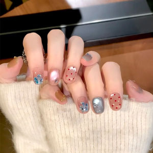 เล็บแต่งตัวด้วยมือ 2025 ใหม่ ดีพายามิเนตตาแมวหวาน เทรนด์สุดเก๋ ชิ้นสั้น ให้ความรู้สึกขาว หรูหรา 946