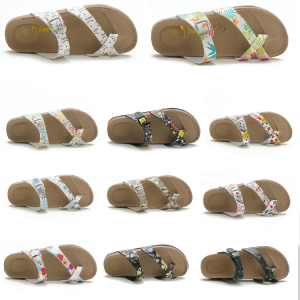 Summer Outdoor Sandals Cork Slippers Anti-Slip Beach Shoes Family Matching Men Women Children Thong Slippers Simple Style Artificial Leather